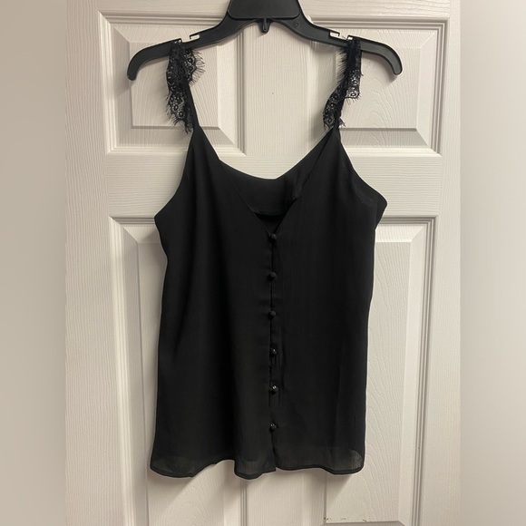 💕 2 For $10 NWOT No Brand Black Tank W/ Buttons And Lace Size Small - Picture 1 of 2
